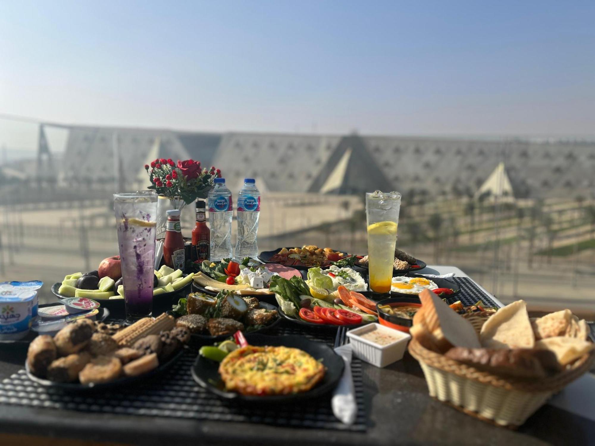 Royal Great Pyramid Inn Kafr Ghatati المظهر الخارجي الصورة