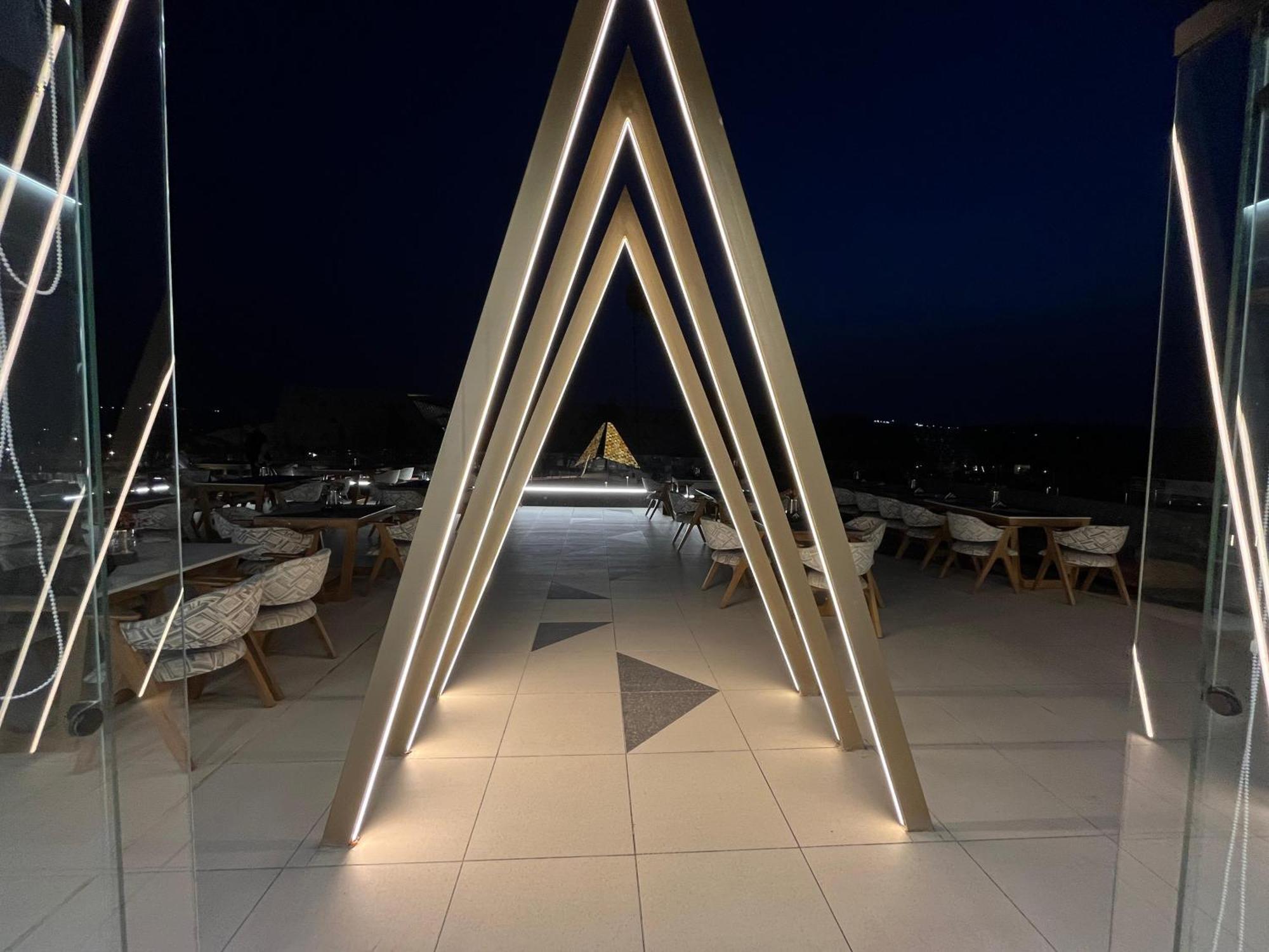Royal Great Pyramid Inn Kafr Ghatati المظهر الخارجي الصورة